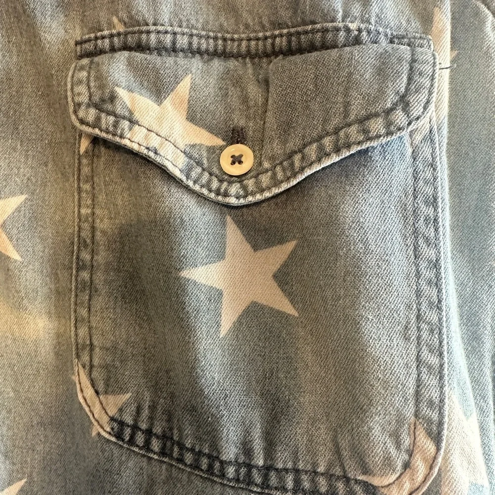 EXPRESS Star Patterned Distressed Denim Sleeveless Top Size Medium - Picture 3 of 10